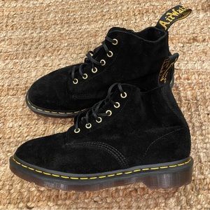 Dr Martens black suede ankle boots (male/female)